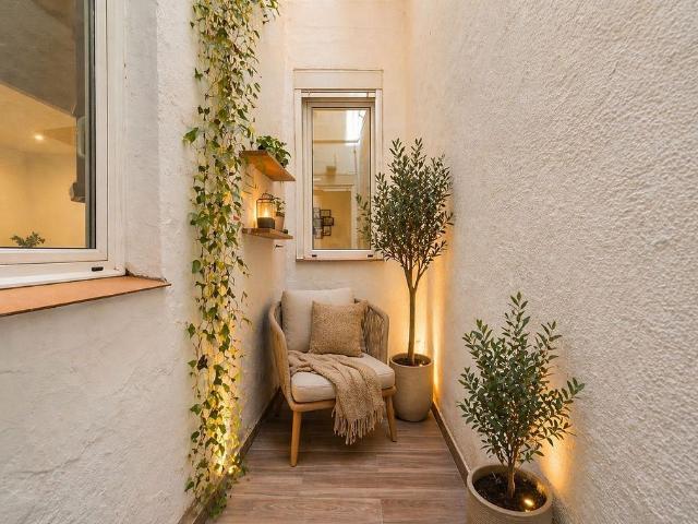 Piso en venta en calle De Taxdirt, Barcelona, de 70 m² 2 habitaciones por 284.000