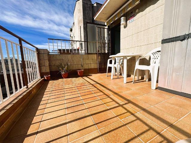 Dúplex en venta en calle De Terra Baixa, Hospitalet de Llobregat, L´, de 72 m² 3 habitaciones por 289.000