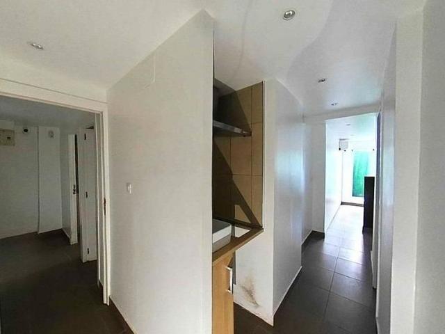 Piso en venta en calle De Tolrà, Barcelona, de 60 m² 5 habitaciones por 350.000