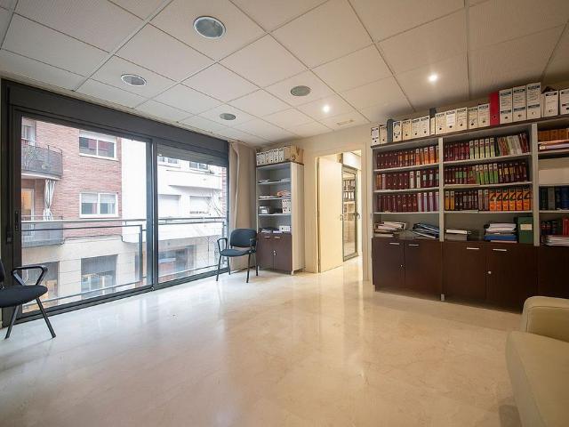 Piso en venta en calle De Tossa de Mar, Vilafranca del Penedès, de 218 m² 4 habitaciones por 450.000