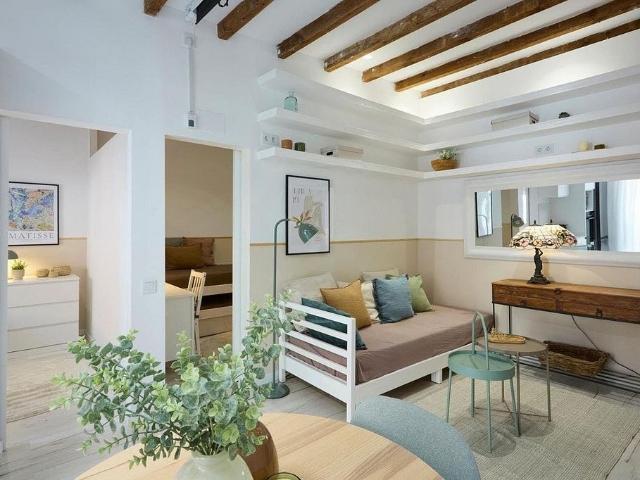 Piso en venta en calle De Tordera, Barcelona, de 44 m² 2 habitaciones por 325.000