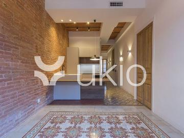 Piso en venta en calle De Torrijos, Barcelona, de 65 m² 2 habitaciones por 590.000