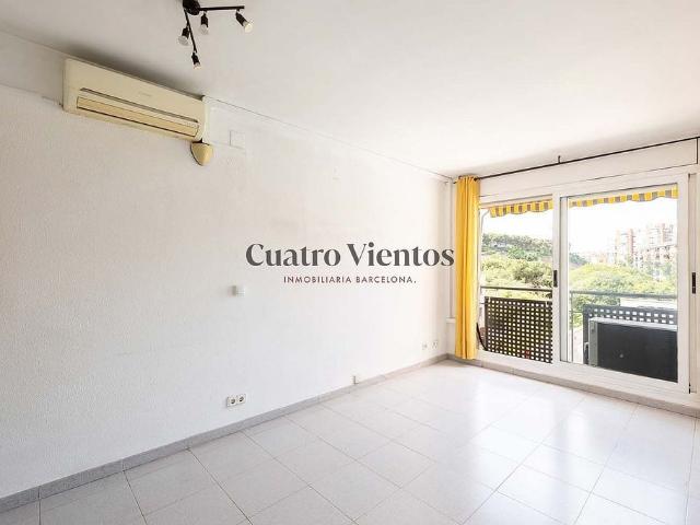 Piso en venta en calle De Trajà, Barcelona, de 58 m² 2 habitaciones por 395.000