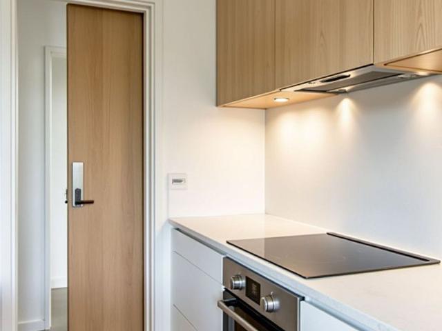Piso en venta en calle De Travau, Barcelona, de 62 m² 4 habitaciones por 264.000