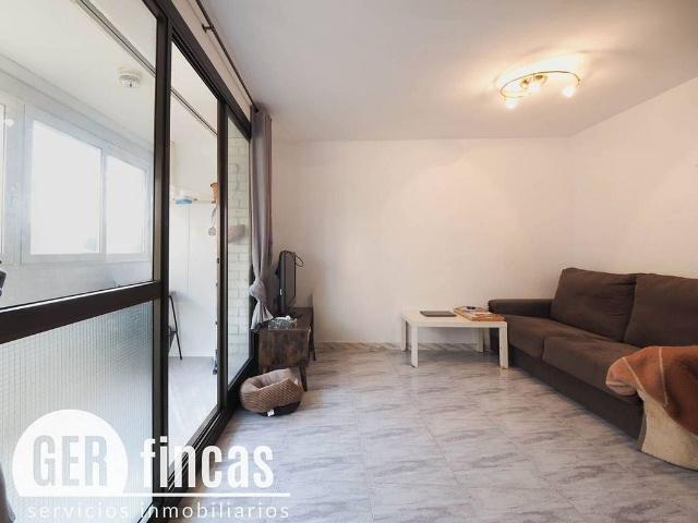 Piso en venta en calle De Tremp, Terrassa, de 69 m² 3 habitaciones por 165.000