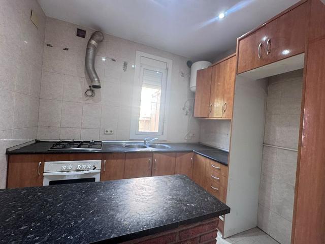 Piso en venta en calle De Trinxant, Barcelona, de 65 m² 3 habitaciones por 330.000