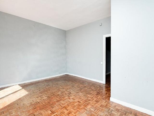 Piso en venta en calle De Trinxant, Barcelona, de 65 m² 3 habitaciones por 385.000