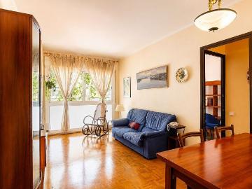 Piso en venta en calle De Trinxant, Barcelona, de 77 m² 4 habitaciones por 399.000