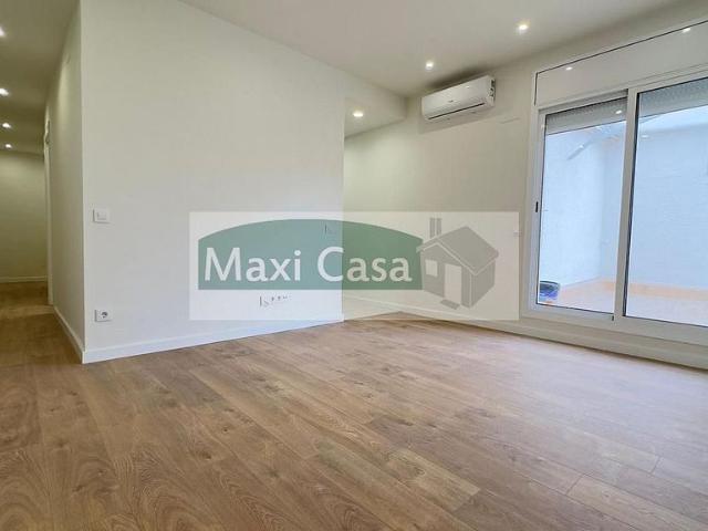 Piso en venta en calle De Valeta, Hospitalet de Llobregat, L´, de 50 m² 2 habitaciones por 289.000