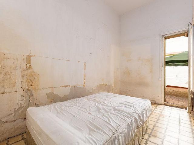 Piso en venta en calle De València, Barcelona, de 82 m² 2 habitaciones por 280.000