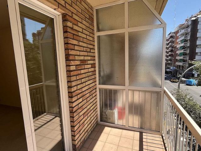 Piso en venta en calle De València, Barcelona, de 90 m² 3 habitaciones por 517.000