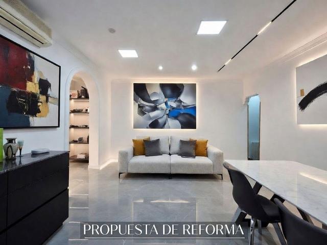 Piso en venta en calle De Varsòvia, Barcelona, de 56 m² 2 habitaciones por 270.000