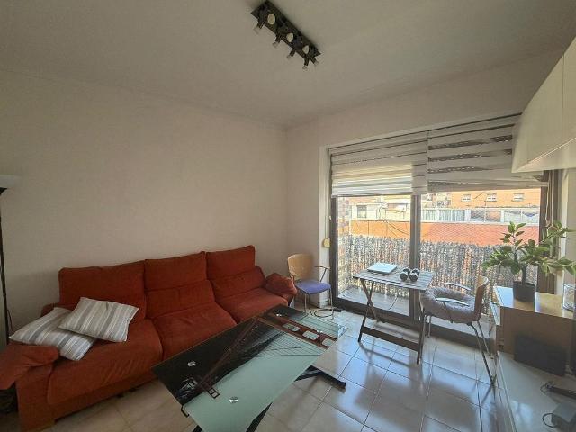 Piso en venta en calle De Ventura Plaja, Barcelona, de 59 m² 3 habitaciones por 320.000