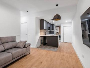 Piso en venta en calle De Ventura Plaja, Barcelona, de 70 m² 2 habitaciones por 180.000