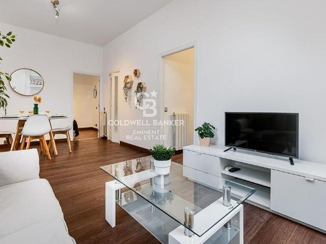 Piso en venta en calle De Verdi, Barcelona, de 48 m² 2 habitaciones por 395.000