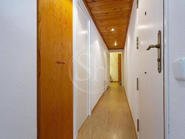 Piso en venta en calle De Verdi, Barcelona, de 49 m² 2 habitaciones por 350.000