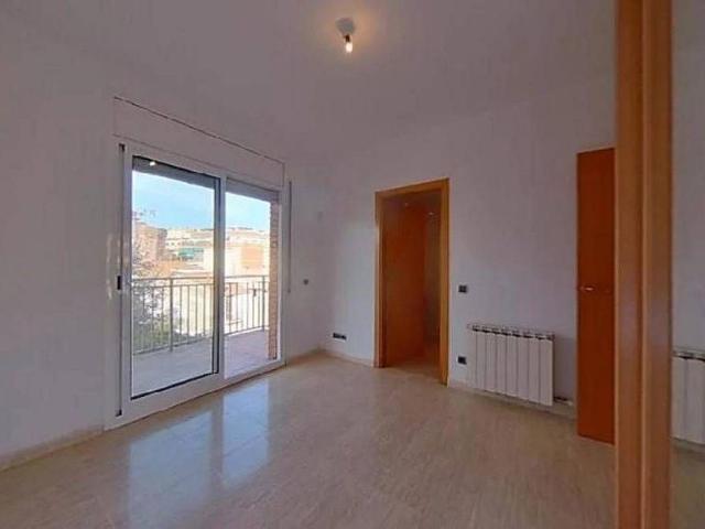 Piso en venta en calle De Vicenta Escoda, Viladecans, de 106 m² 3 habitaciones por 232.632