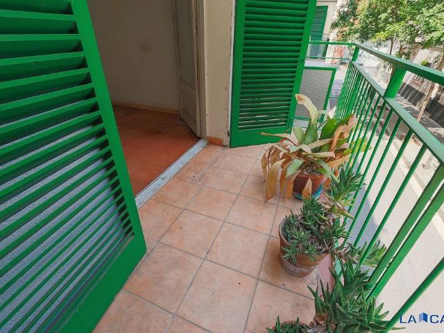 Piso en venta en calle De Viladecans, Barcelona, de 63 m² 3 habitaciones por 330.000