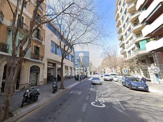 Piso en venta en calle De Viladomat, Barcelona, de 113 m² 4 habitaciones por 621.000