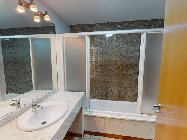Piso en venta en calle De Viladomat, Barcelona, de 69 m² 2 habitaciones por 350.000