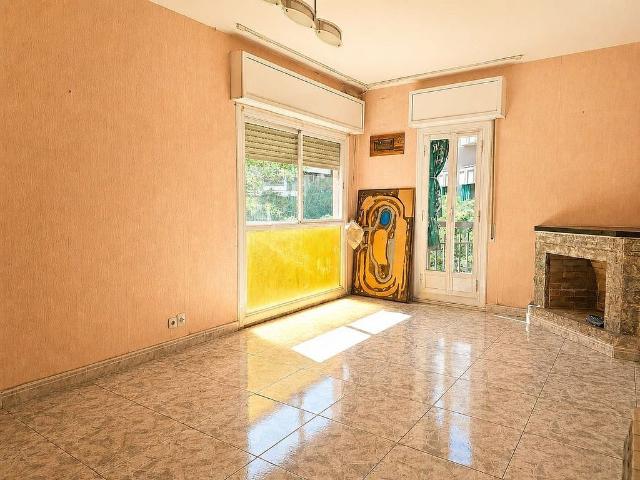Piso en venta en calle De Viladomat, Barcelona, de 80 m² 4 habitaciones por 479.000