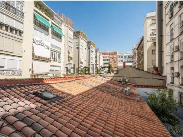 Piso en venta en Calle de Villanueva