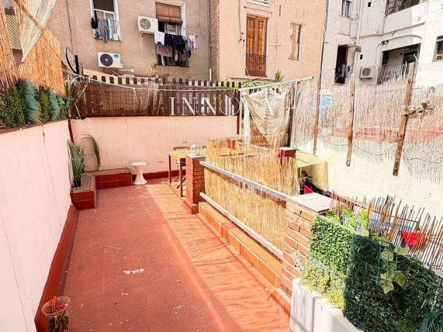 Piso en venta en calle De Vistalegre, Barcelona, de 36 m² 2 habitaciones por 225.000
