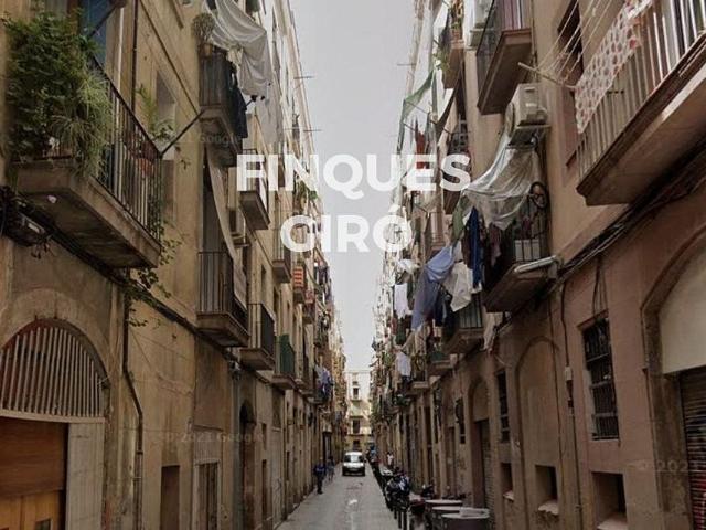 Piso en venta en calle De Vistalegre, Barcelona, de 88 m² 2 habitaciones por 181.000