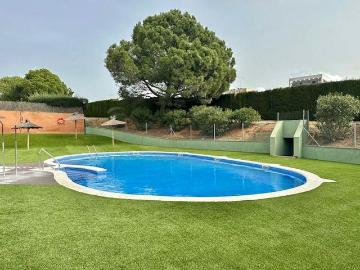 Piso en venta en calle De Walter Benjamin, Sabadell, de 155 m² 5 habitaciones por 510.000