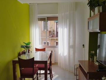 Piso en venta en calle De Xifré, Barcelona, de 59 m² 3 habitaciones por 325.000
