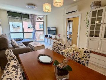 Piso en venta en calle D'eduard Gibert i Riera, Cornellà de Llobregat, de 102 m² 4 habitaciones por 409.000