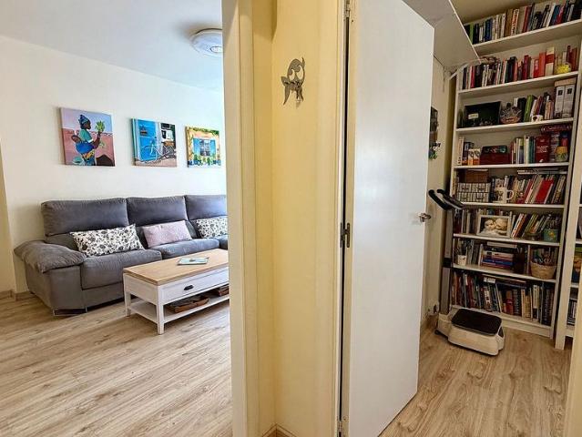 Piso en venta en calle D'eduard Gibert i Riera, Cornellà de Llobregat, de 102 m² 4 habitaciones por 409.000