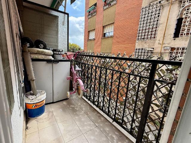 Piso en venta en calle D'eduard Toda, Barcelona, de 71 m² 3 habitaciones por 299.000