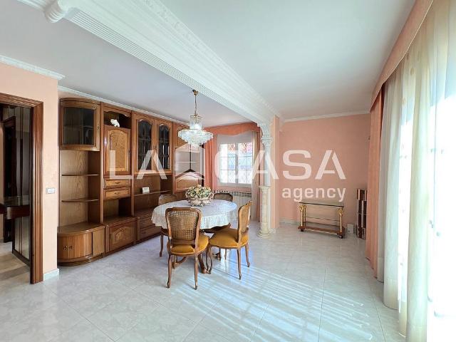 Piso en venta en calle D'eivissa, Badalona, de 120 m² 2 habitaciones por 250.000