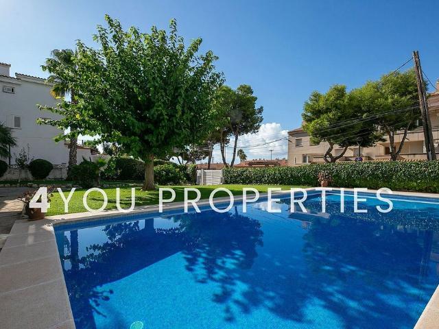 Piso en venta en calle Del Tennis, Sitges, de 70 m² 3 habitaciones por 445.000