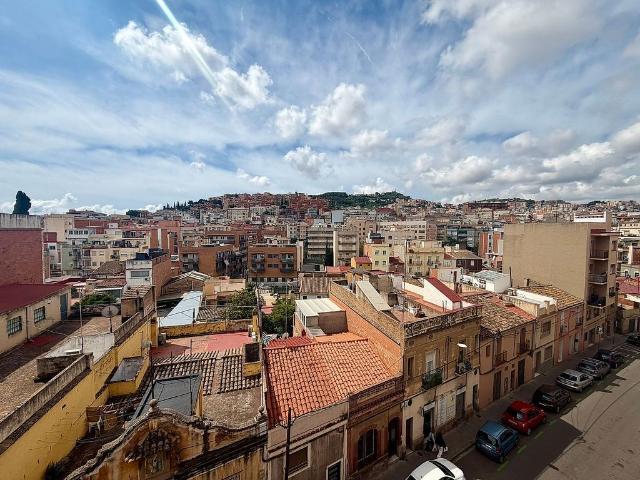 Piso en venta en calle Del Teide, Barcelona, de 65 m² 3 habitaciones por 245.000