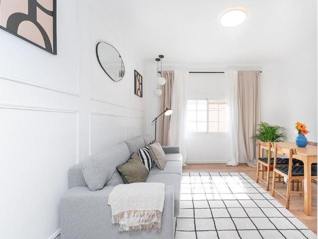 Piso en venta en calle Del Telègraf, Barcelona, de 69 m² 3 habitaciones por 345.000