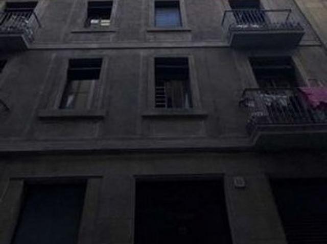 Piso en venta en calle Del Tigre, Barcelona, de 51 m² 2 habitaciones por 200.000