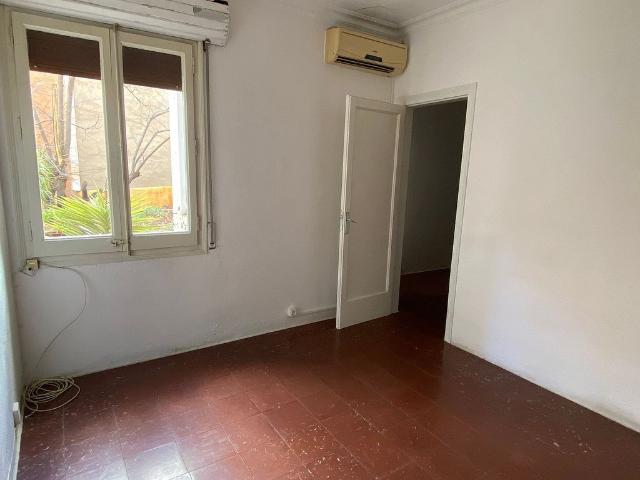 Piso en venta en calle Del Torrent de Les Flors, Barcelona, de 58 m² 3 habitaciones por 369.000