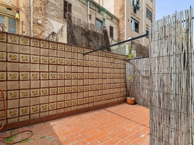 Piso en venta en calle Del Torrent de L'olla, Barcelona, de 85 m² 3 habitaciones por 449.000