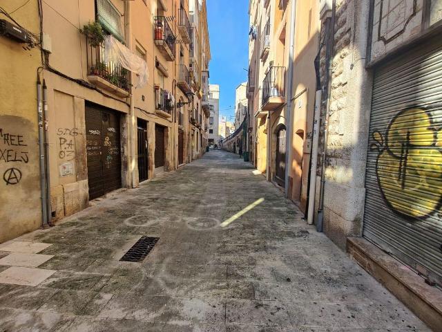 Piso en venta en calle Del Trinquet Vell, Tarragona, de 82 m² 3 habitaciones por 144.000