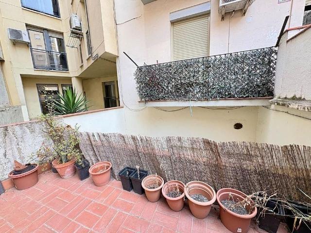 Piso en venta en calle Del Vallespir, Barcelona, de 70 m² 2 habitaciones por 260.000