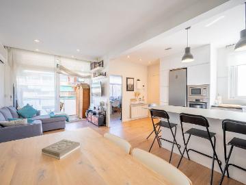 Piso en venta en calle De Galileu, Barcelona, de 86 m² 4 habitaciones por 495.000