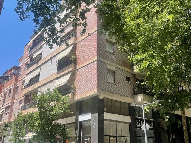 Piso en venta en calle Del Vallespir, Barcelona, de 95 m² 3 habitaciones por 175.000