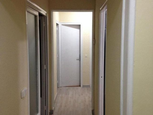 Piso en venta en calle Del Bisbe Estalella, Vilafranca del Penedès, de 76 m² 4 habitaciones por 133.000