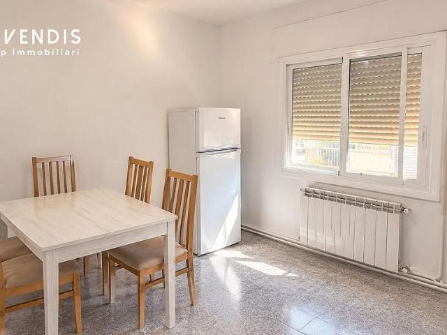 Piso en venta en calle Del Bon Pastor, Lleida, de 69 m² 4 habitaciones por 75.000
