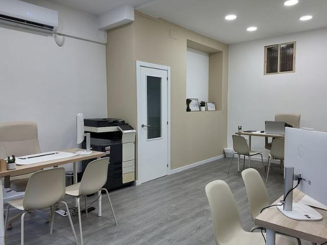 Piso en venta en calle Del Cadí, Barcelona, de 55 m² 3 habitaciones por 240.000