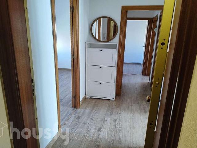Piso en venta en calle Del Cardenal Tedeschini, Barcelona, de 66 m² 2 habitaciones por 250.000