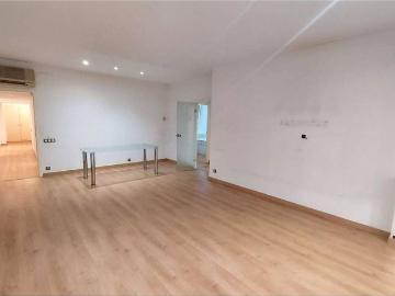 Piso en venta en calle Del Cardenal Vives i Tutó, Barcelona, de 110 m² 4 habitaciones por 775.000