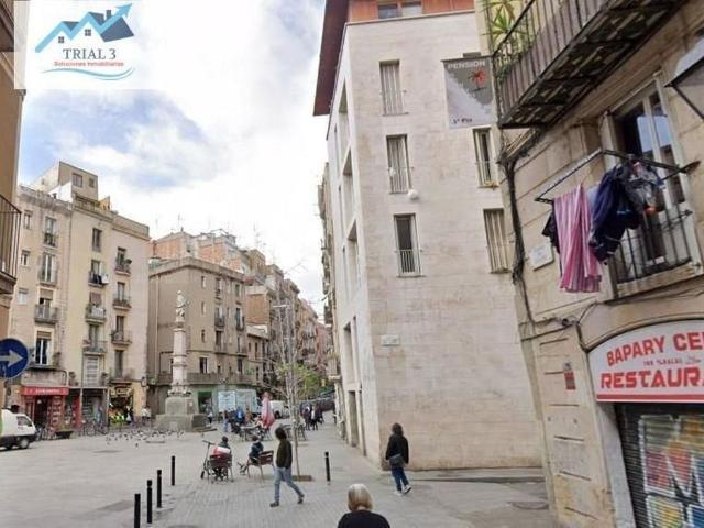 Piso en venta en calle Del Carme, Barcelona, de 55 m² 3 habitaciones por 140.000